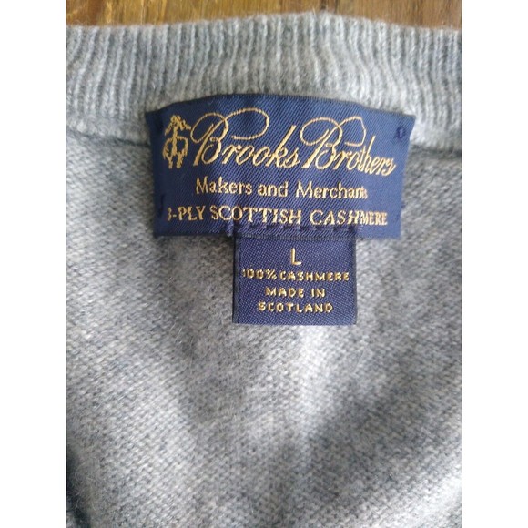 Brooks Brothers Men's Size Large Gray 3-Ply Scottish Cashmere V Neck Sweater - Picture 2 of 6